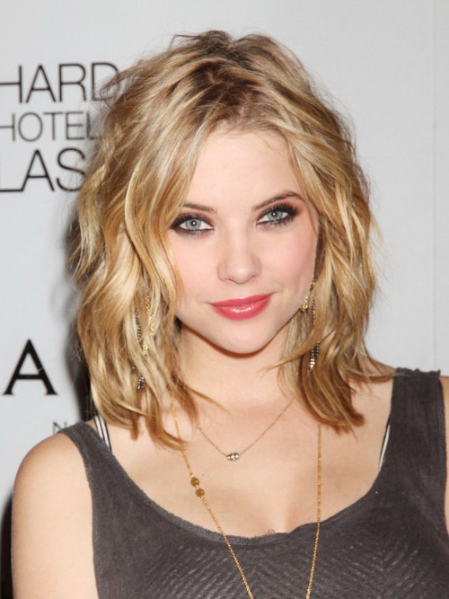 Wavy-Hairstyles-For-Round-Faces