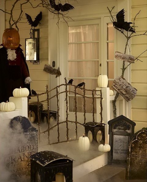 cool-halloween-front-door-decor-ideas-15