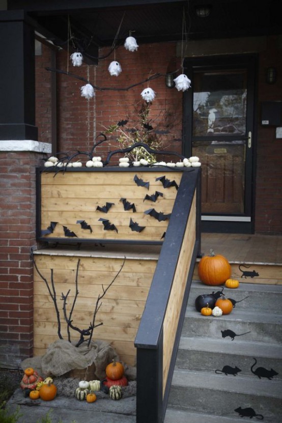 cool-halloween-front-door-decor-ideas-39-554x831