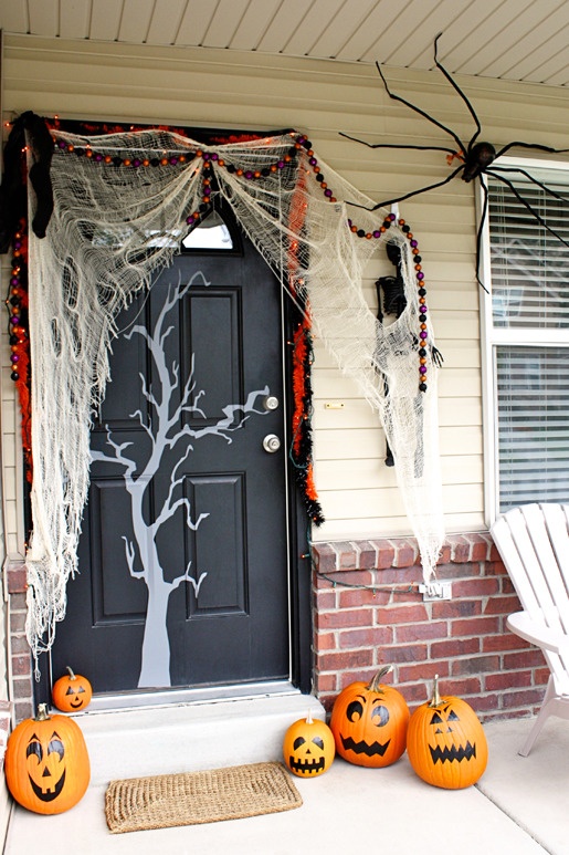 cool-halloween-front-door-decor-ideas-5