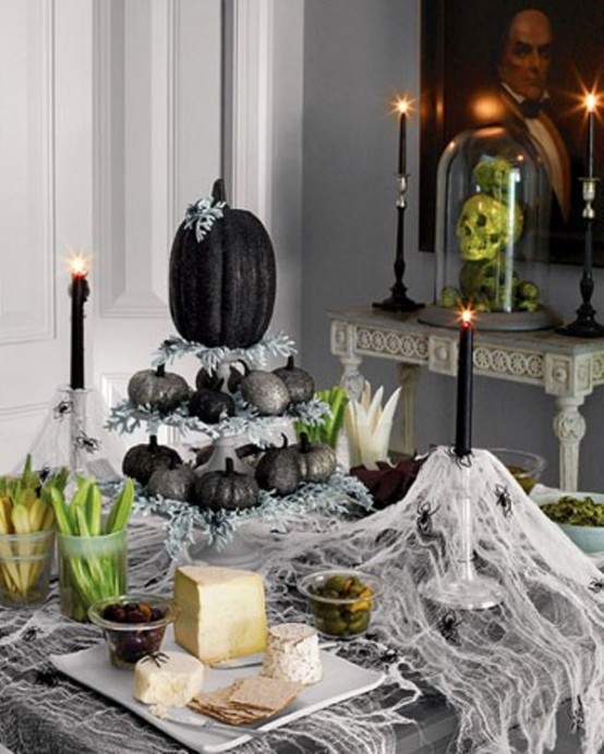 cool-halloween-table-decor-ideas-28-554x692