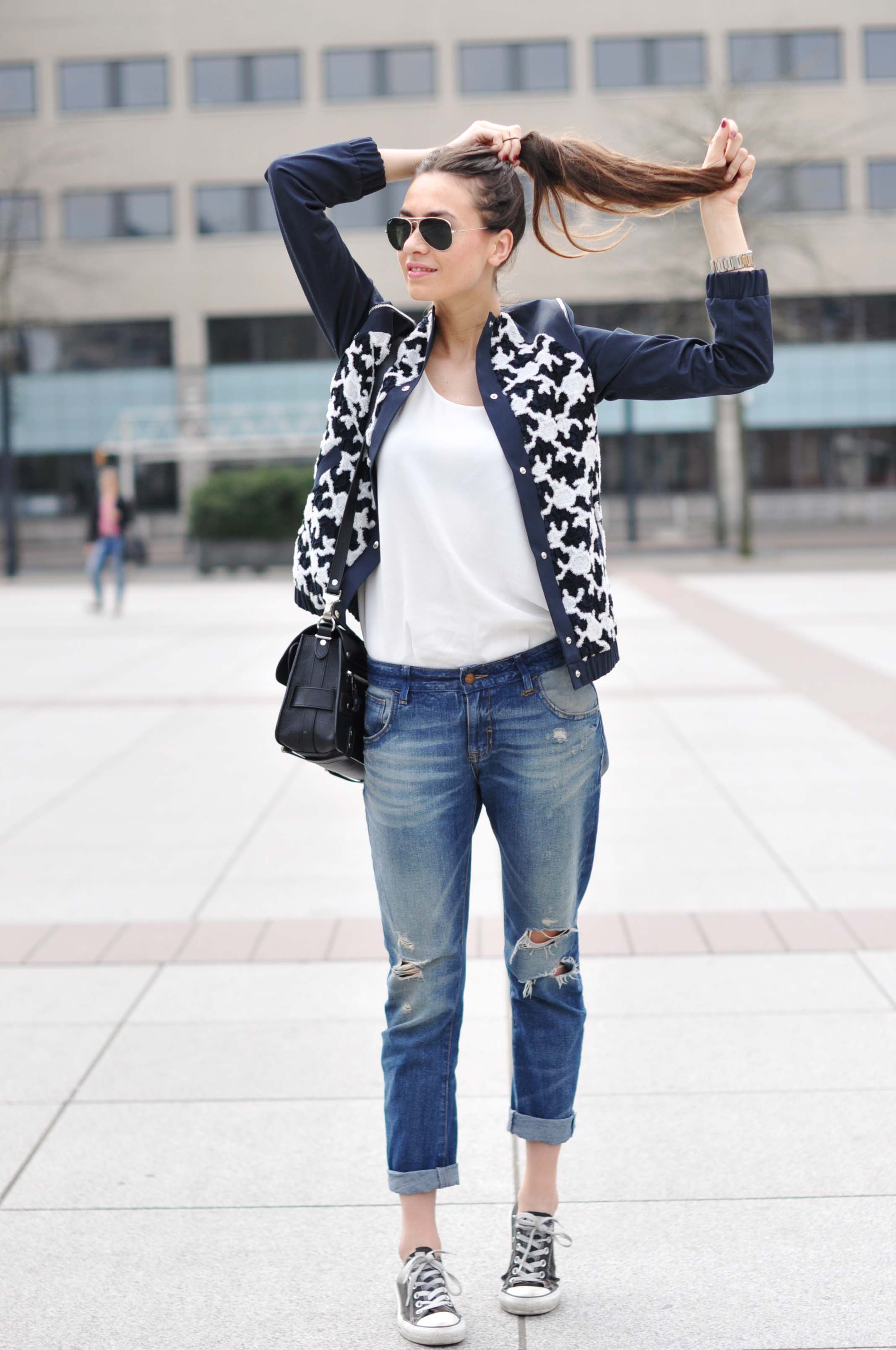 30 Stylish Outfits To Wear With Sneakers