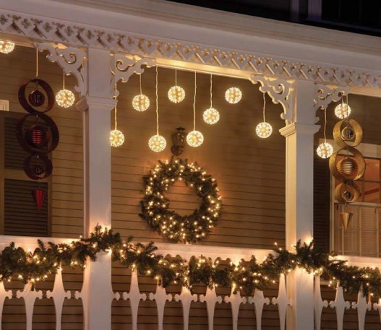 20 Outdoor Décor Ideas With Christmas Lights 14