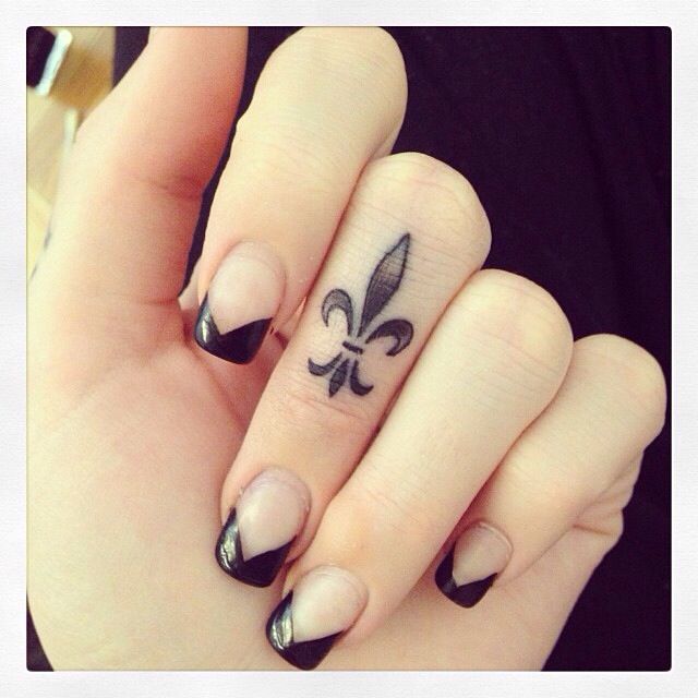 Finger-tattoo-ideas