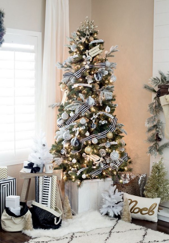 Gold And White Christmas Décor Ideas 13