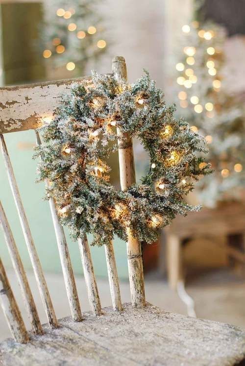 Gold And White Christmas Décor Ideas 20