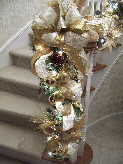 Gold And White Christmas Décor Ideas 7