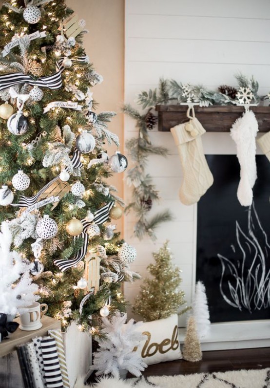 Gold And White Christmas Décor Ideas