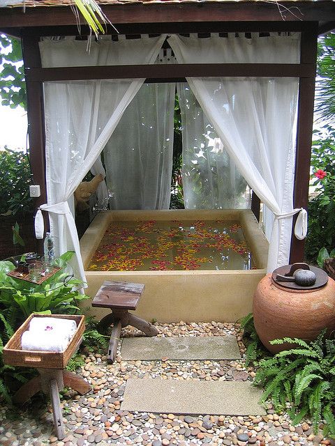 Outdoor Spa Ideas For Your Home 13