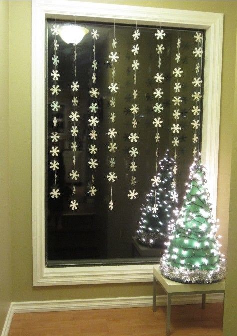 Window Decor Ideas for Christmas 15
