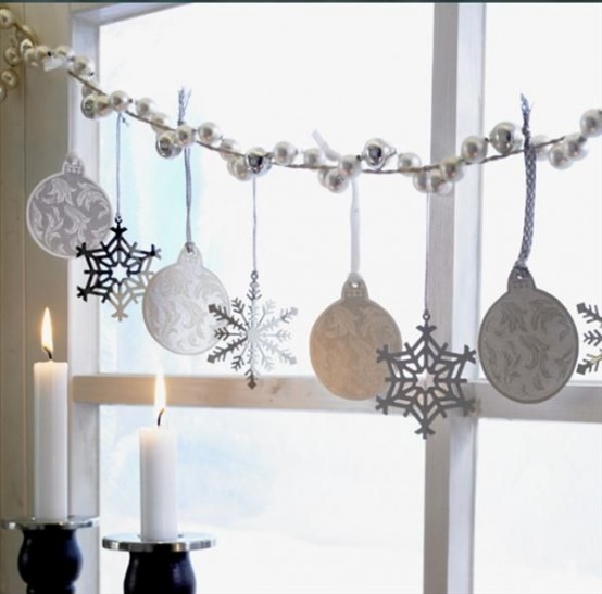 Window Decor Ideas for Christmas 19