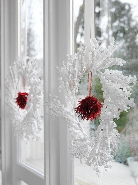 Window Decor Ideas for Christmas 8
