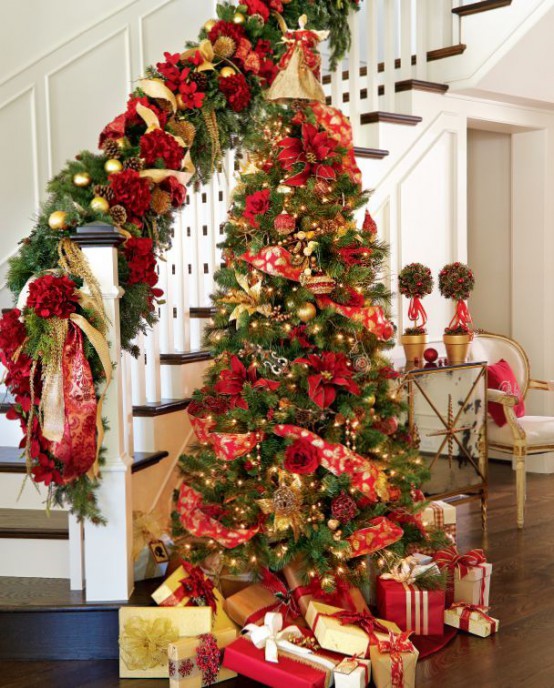 beautiful-red-and-gold-christmas-decorations 1