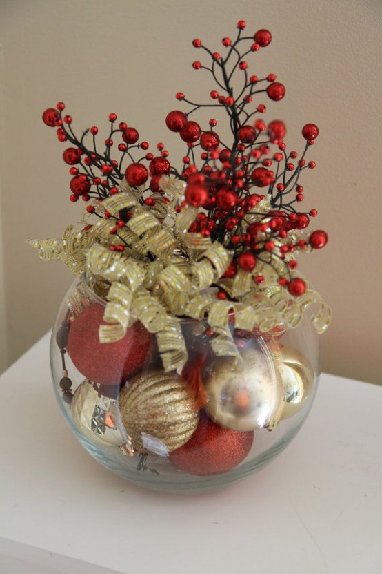 beautiful-red-and-gold-christmas-decorations 4