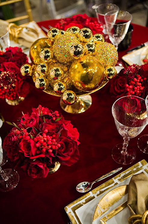 beautiful-red-and-gold-christmas-decorations 9