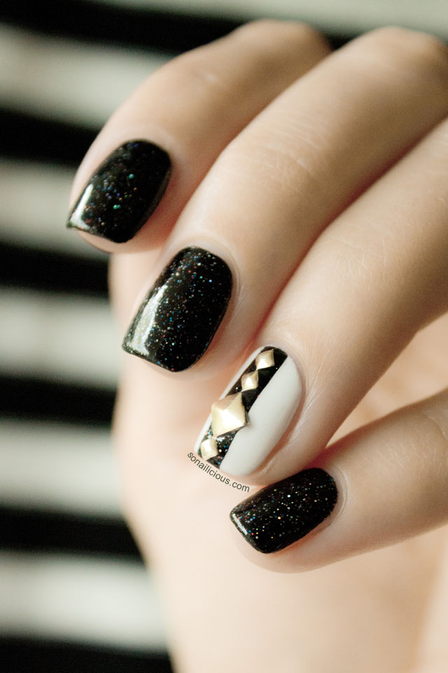 black-and-white-nails