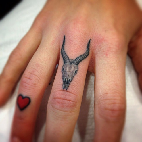 finger-tattoo-inspiration