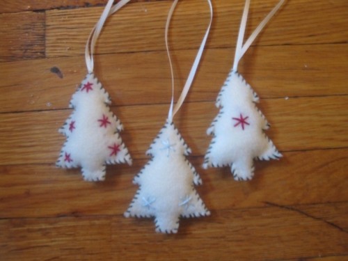 Original Felt Ornaments For Your Christmas Tree 18