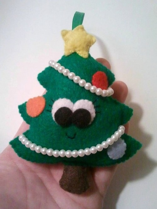 Original Felt Ornaments For Your Christmas Tree 19