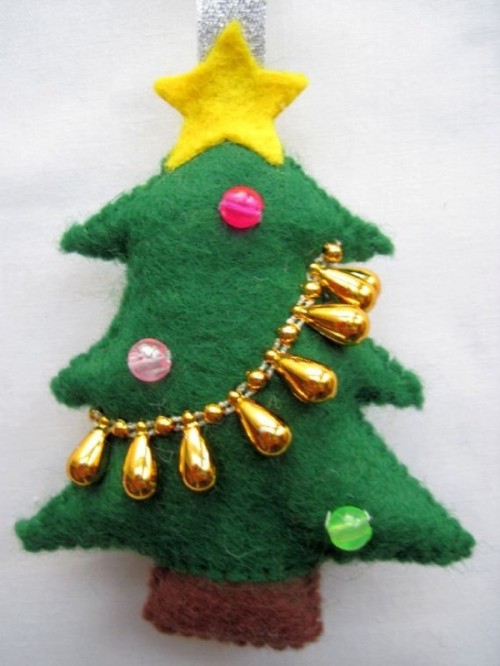 Original Felt Ornaments For Your Christmas Tree 21