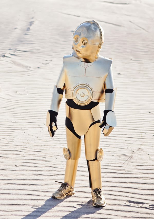 You can DIY a pretty incredible C-3P0 costume