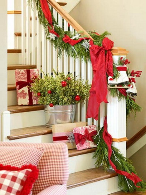 christmas-stairs-decoration-ideas 12