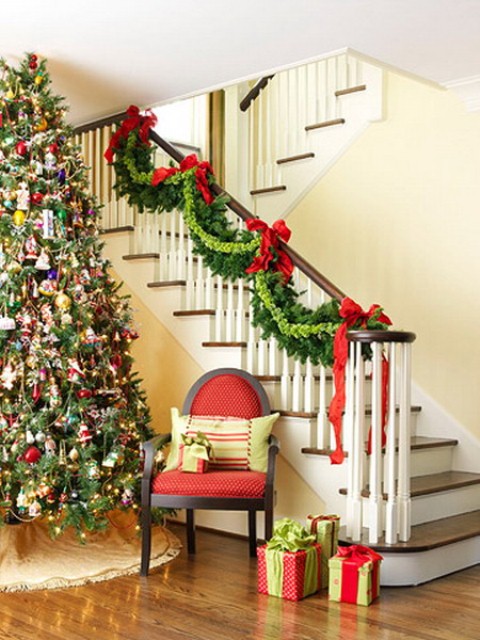 christmas-stairs-decoration-ideas 13