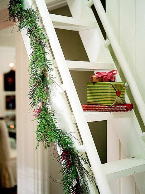 christmas-stairs-decoration-ideas 14