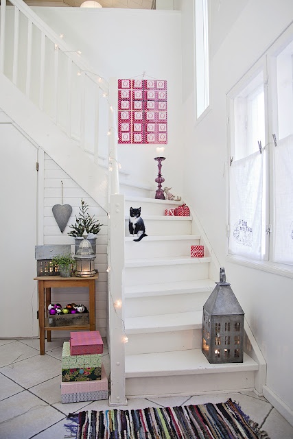 christmas-stairs-decoration-ideas 24
