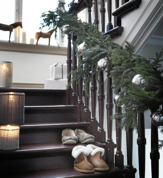 christmas-stairs-decoration-ideas 28