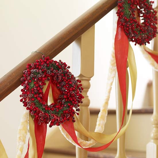 christmas-stairs-decoration-ideas 4