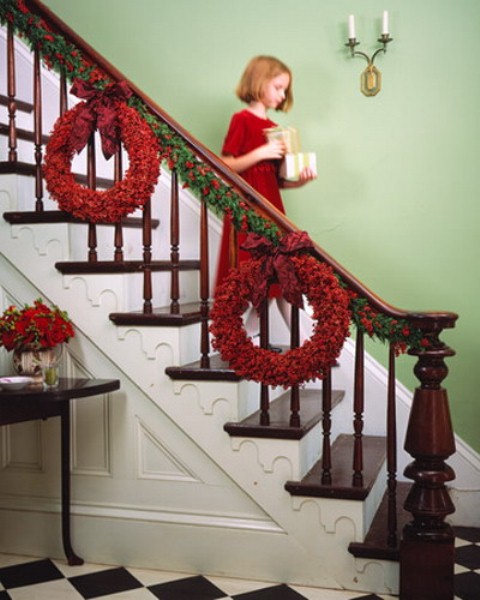 christmas-stairs-decoration-ideas 5