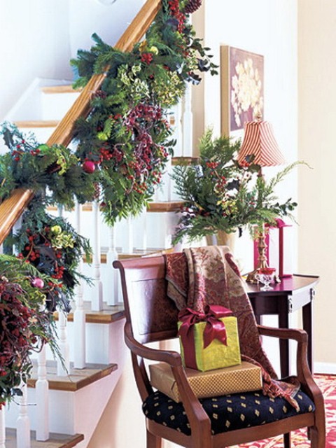 christmas-stairs-decoration-ideas 6