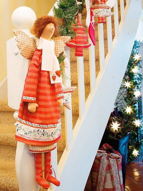 christmas-stairs-decoration-ideas 7