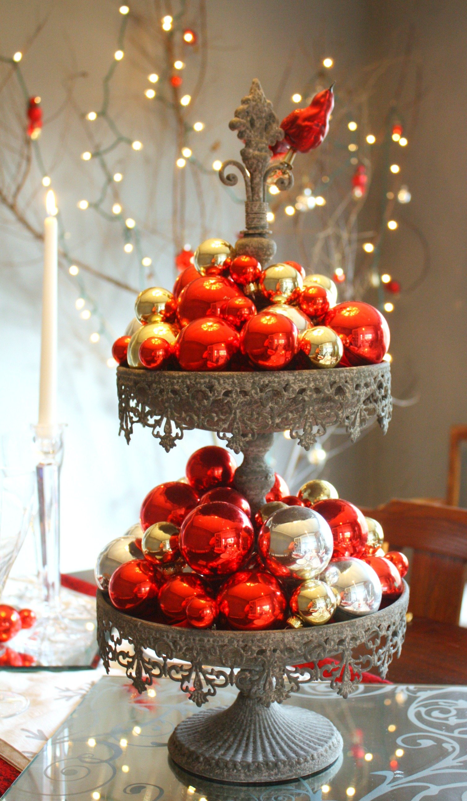 Balcony Christmas Decorations Ideas - Christmas Centerpiece