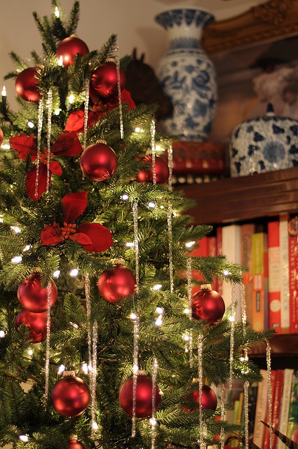Red And Green Christmas Decoration Ideas 10