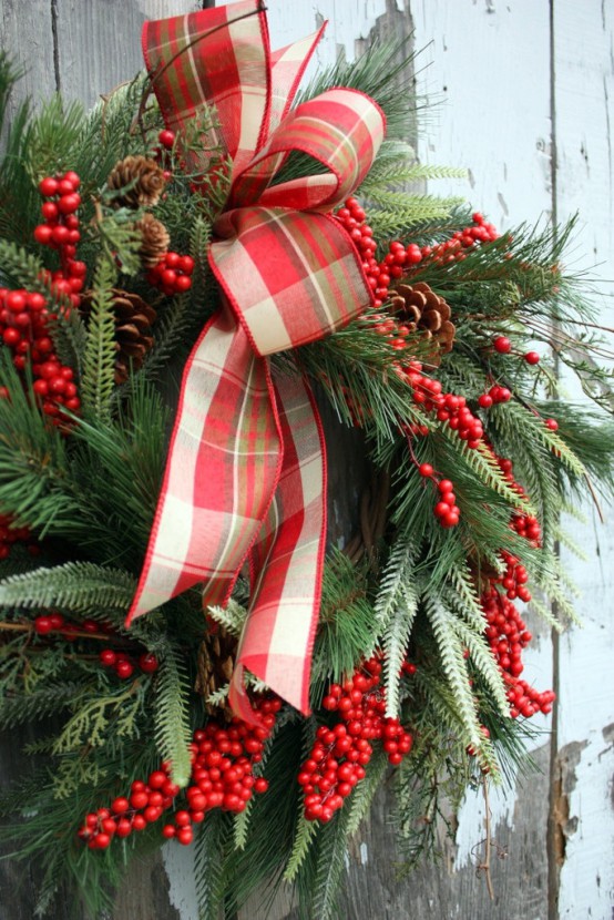 Red And Green Christmas Decoration Ideas 13