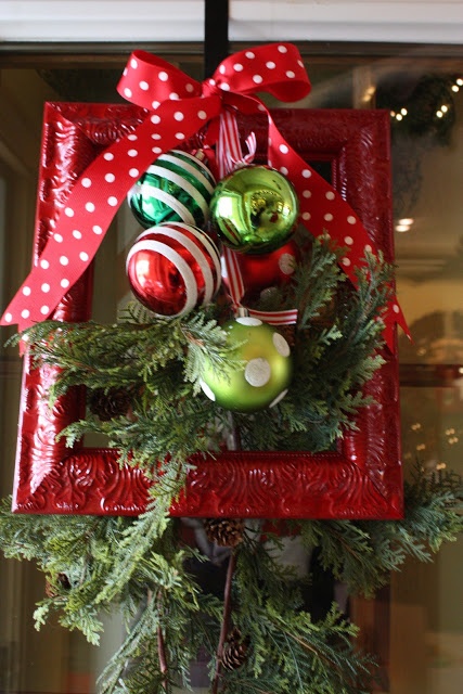Red And Green Christmas Decoration Ideas 14