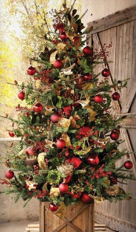 Red And Green Christmas Decoration Ideas 21