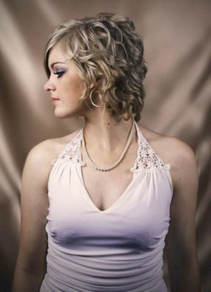 Cute-Short-Layered-Curly-Hairstyles
