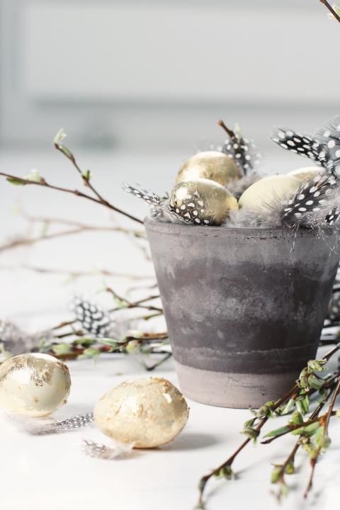 Gold And Copper Easter Decor Ideas 21