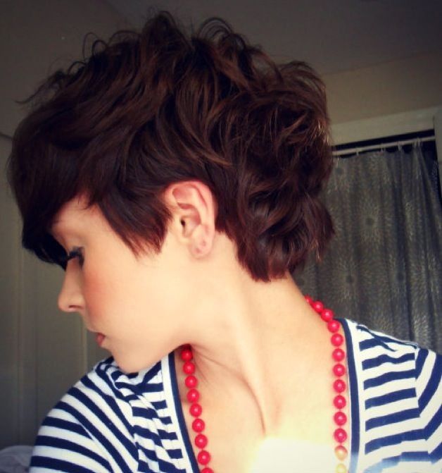 Messy-Curly-Pixie-Hairstyle