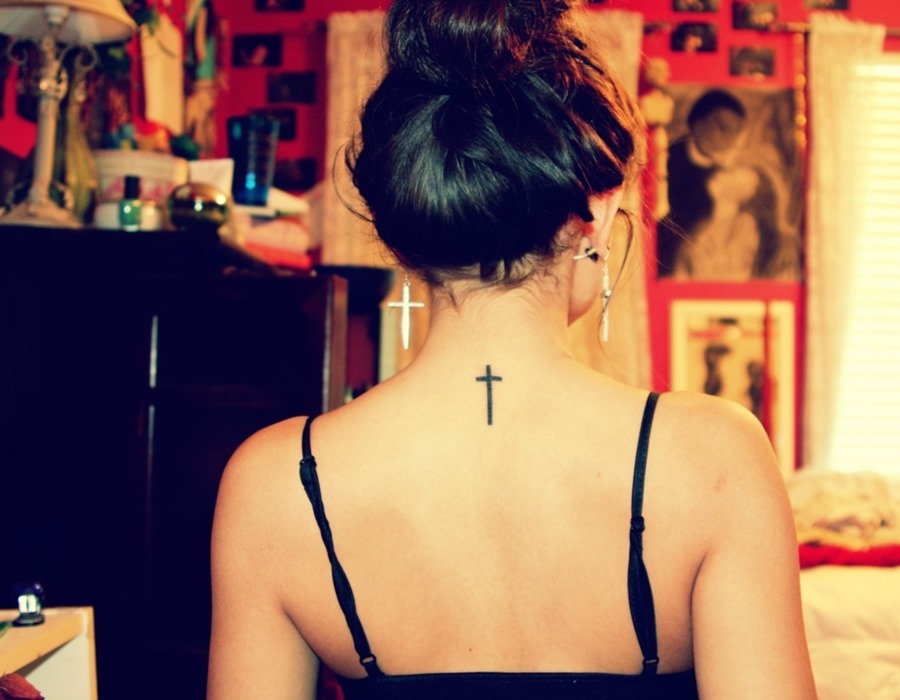 simple-cross-tattoo-for-women