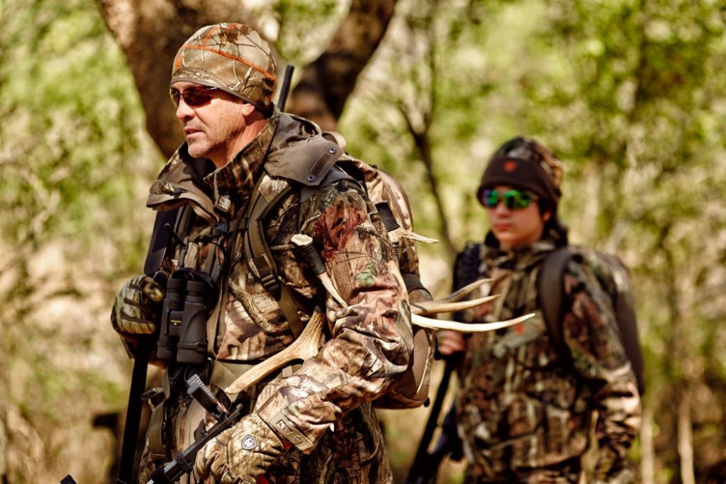How to Buy the Right Clothing and Accessories for Hunting - Available Ideas